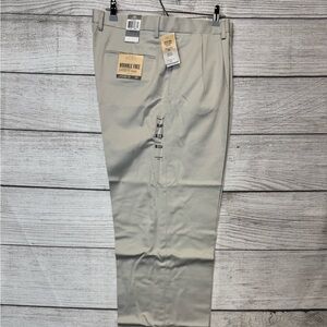 NWT Dockers Mens Insignia Collection Khaki Classic Fit Pleated Pants Size 36x34